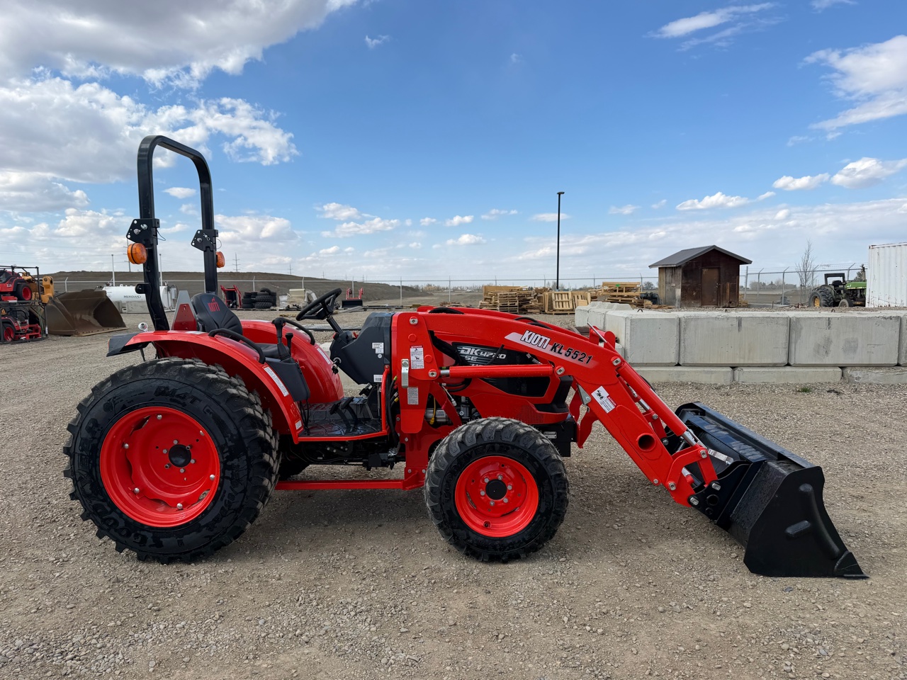 Kioti DK4720SEHB 2026