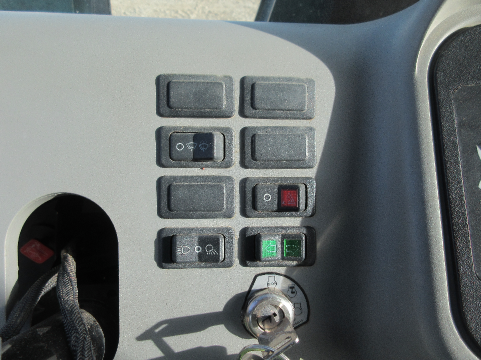 Used Compact 5600 2006