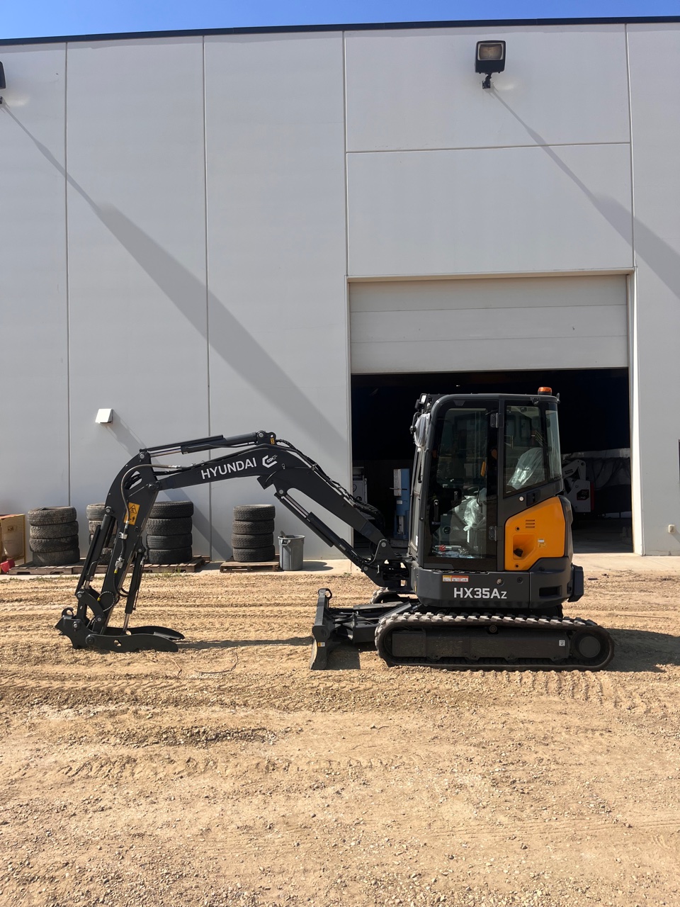 Hyundai HX35AZ 2026