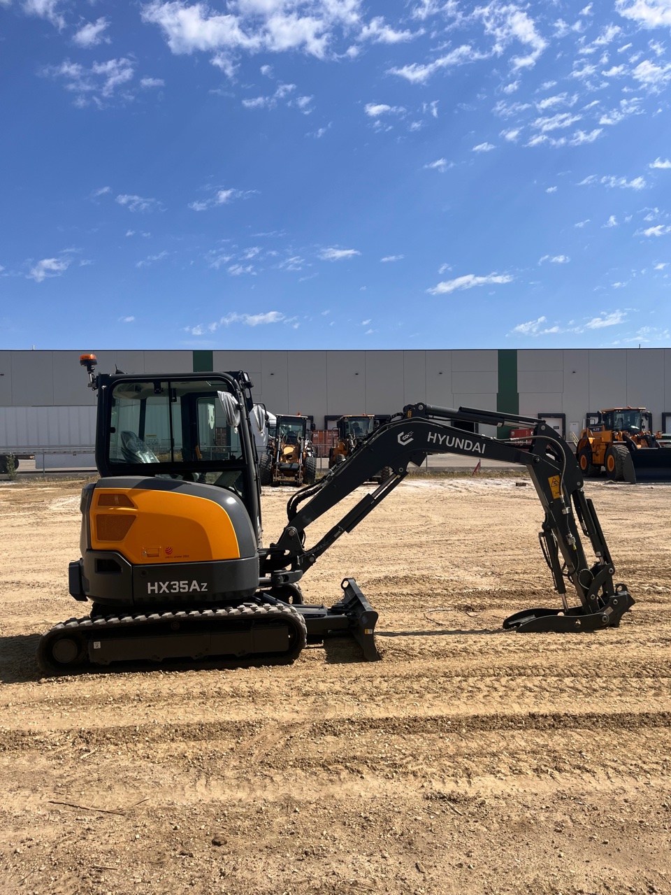 Hyundai HX35AZ 2026