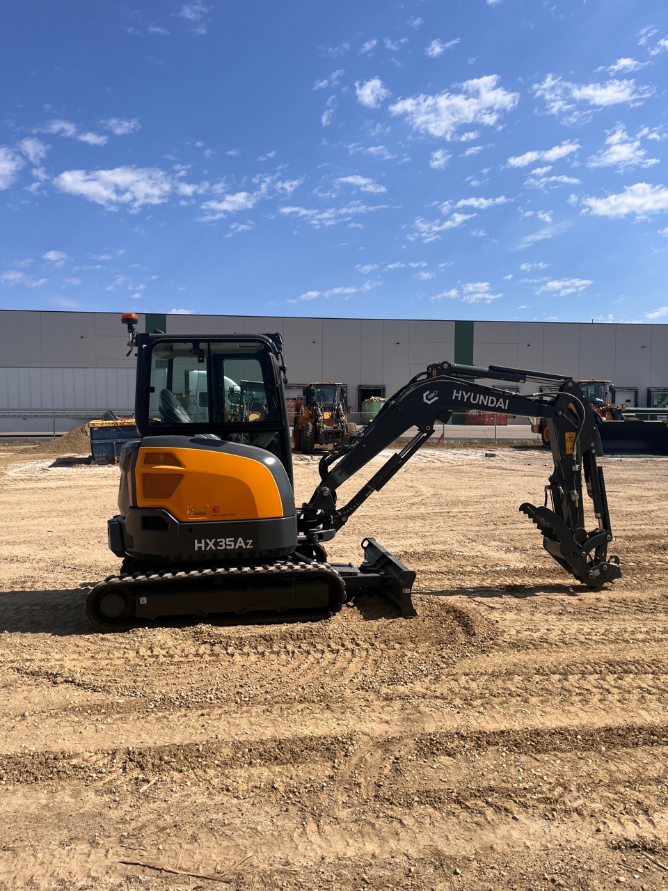 Hyundai HX35AZ 2026