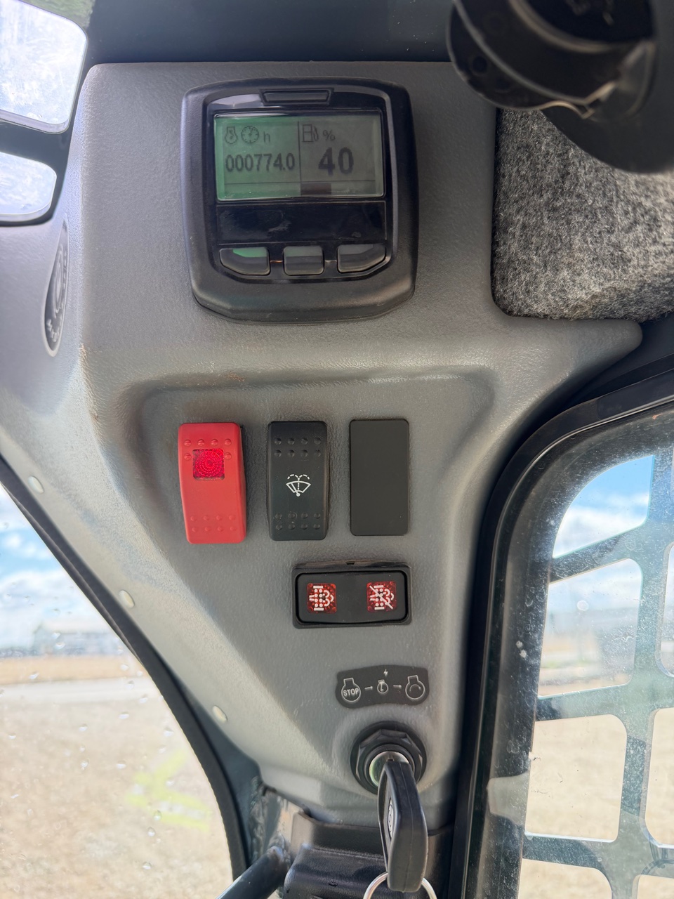 Used CE 1900R 2015