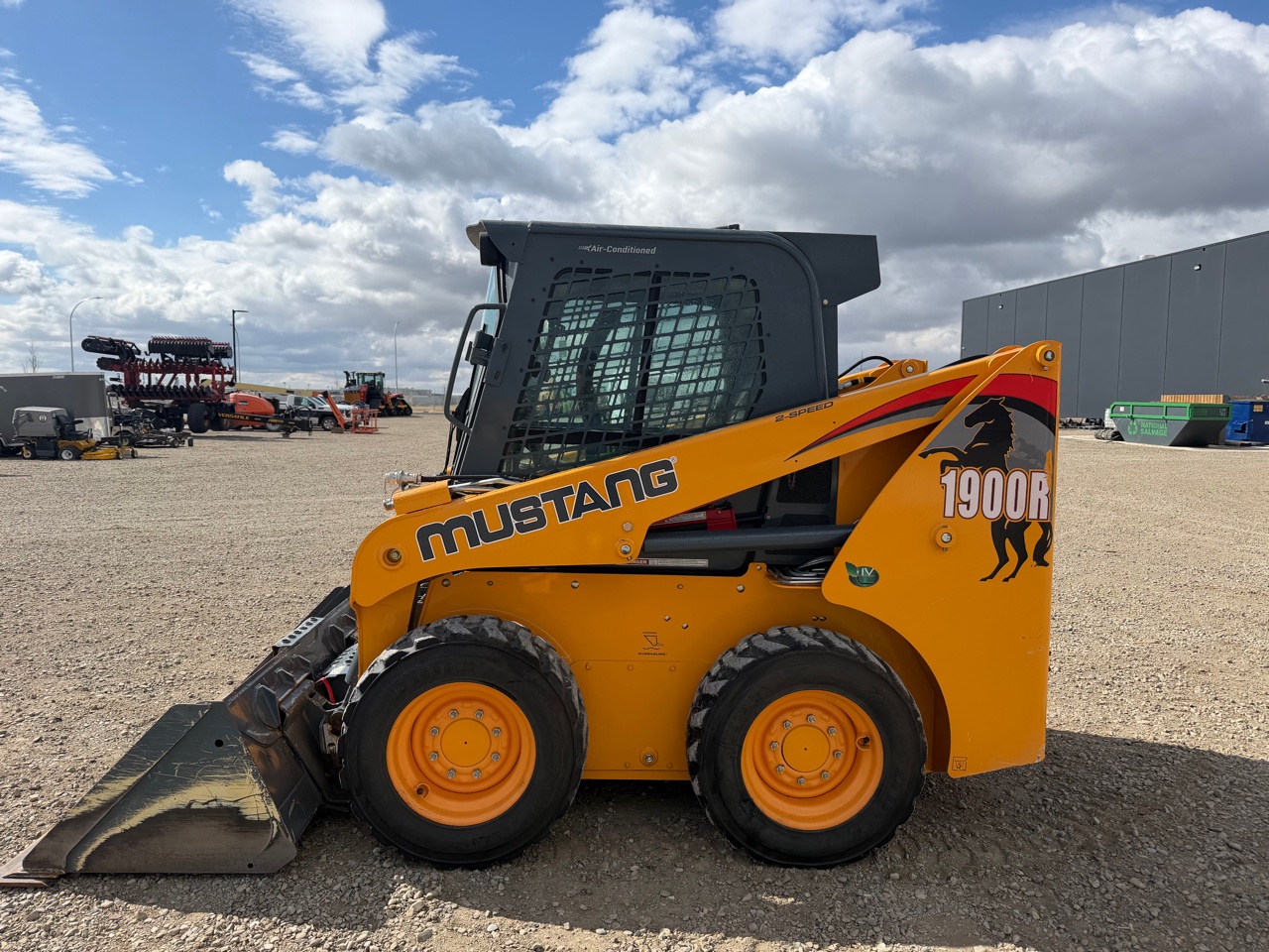 Used CE 1900R 2015