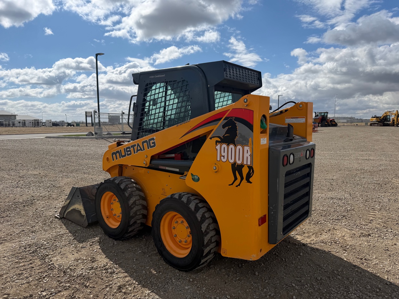 Used CE 1900R 2015
