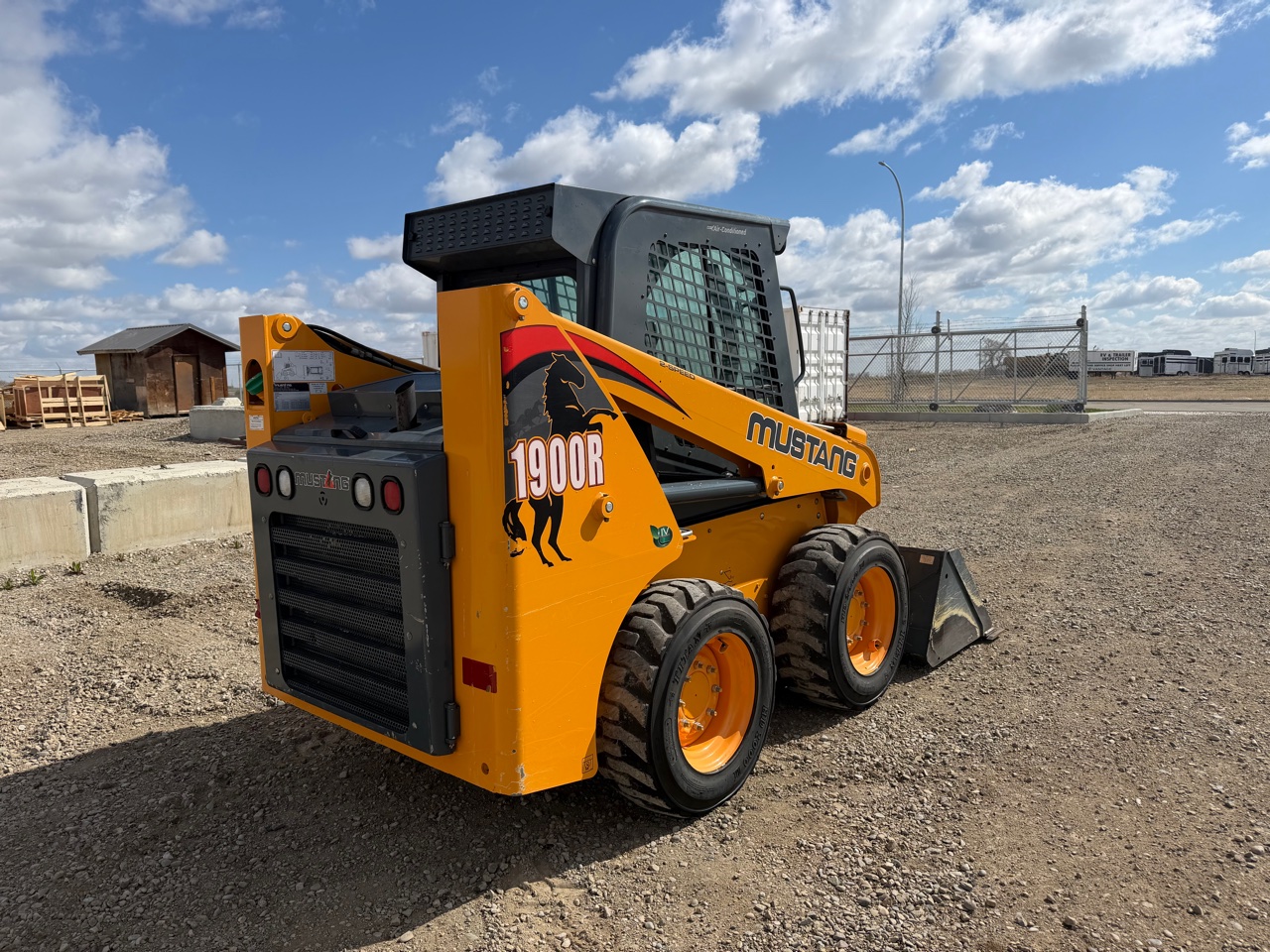 Used CE 1900R 2015