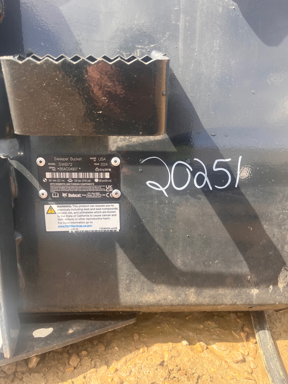 Bobcat Attach 72″ Bucket Sweeper 2024