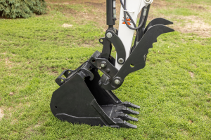 Bobcat attachment bucket shovel chinook equipment Lethbridge